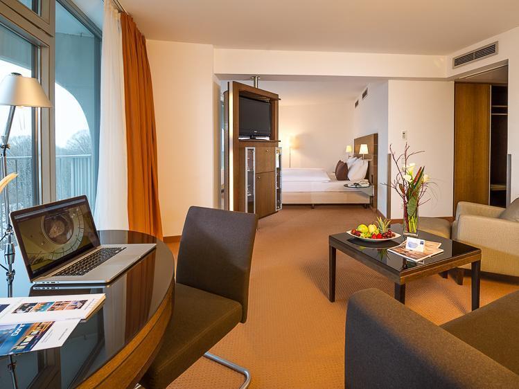 Dorint An Der Kongresshalle Hotel 4*